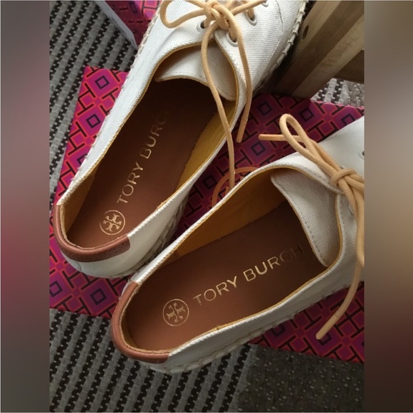 TORY BURCH-WEEKEND SALE - Picture 11 of 16